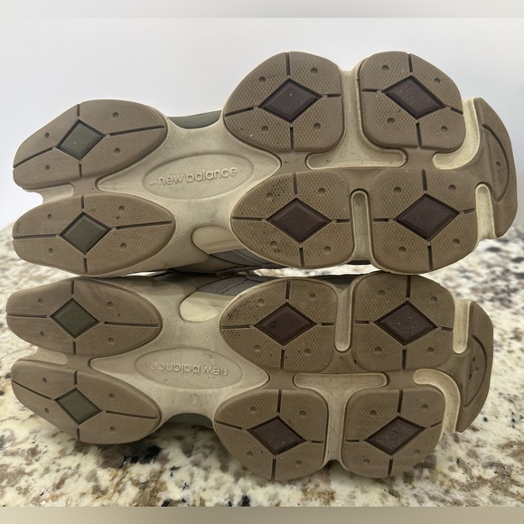 New Balance 9060 - Picture 5 of 11